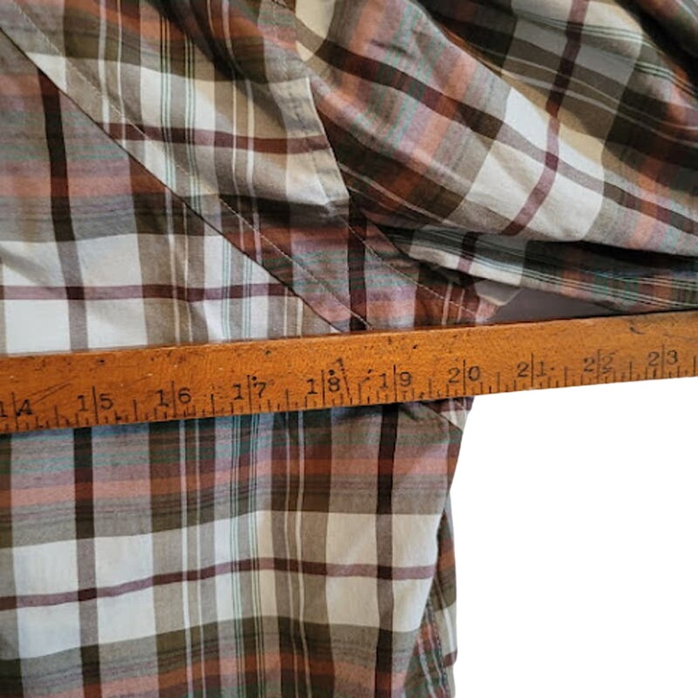 Volcom- plaid button up- size Large - Picture 6 of 7